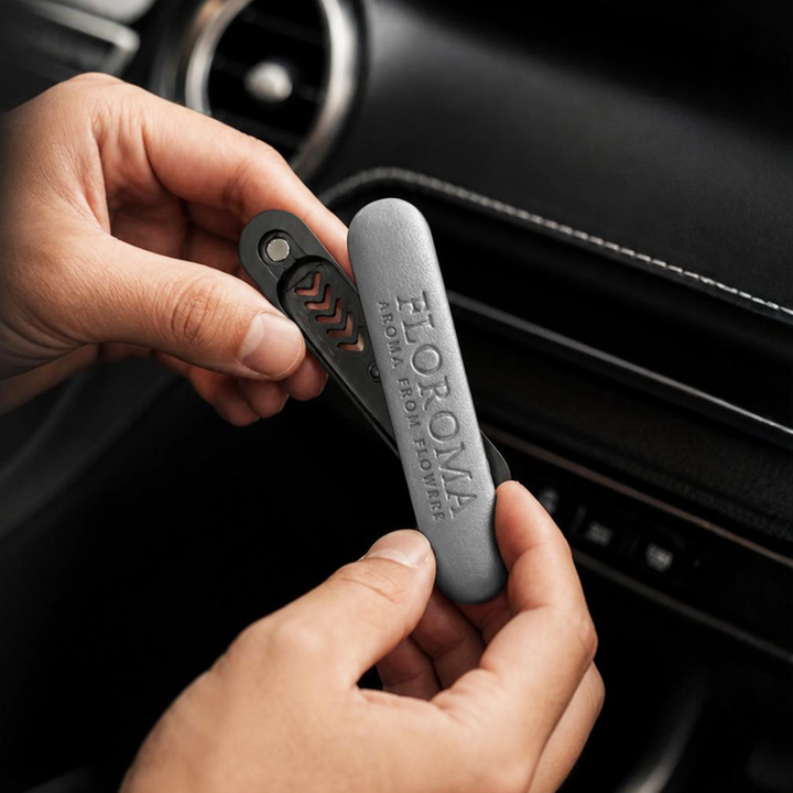 [Buy 1 Get 3 Free] Light Luxury Leather Car Diffuser — Includes 3 Refill Scent Pads